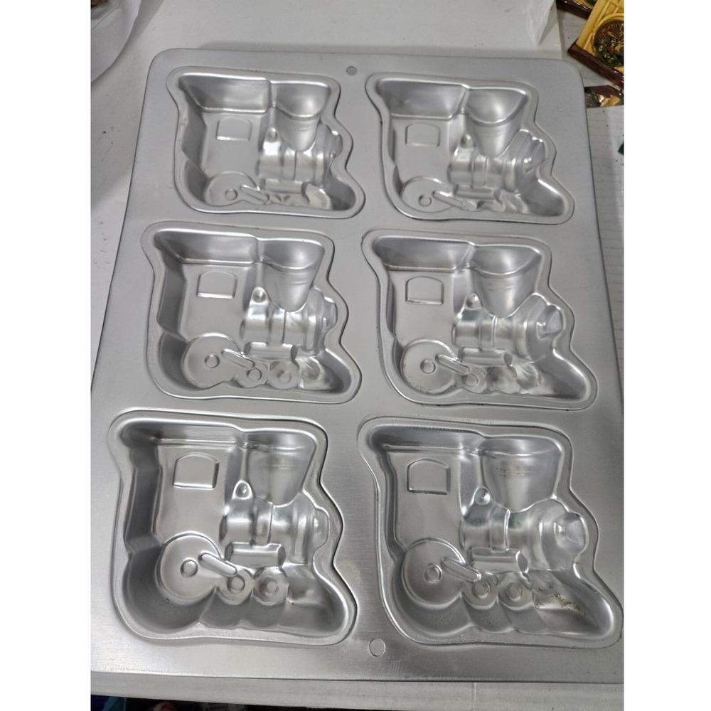 Vintage Wilton Style Train Cake‎ Pan 6-Cavity Aluminum Railroad Baking Mold